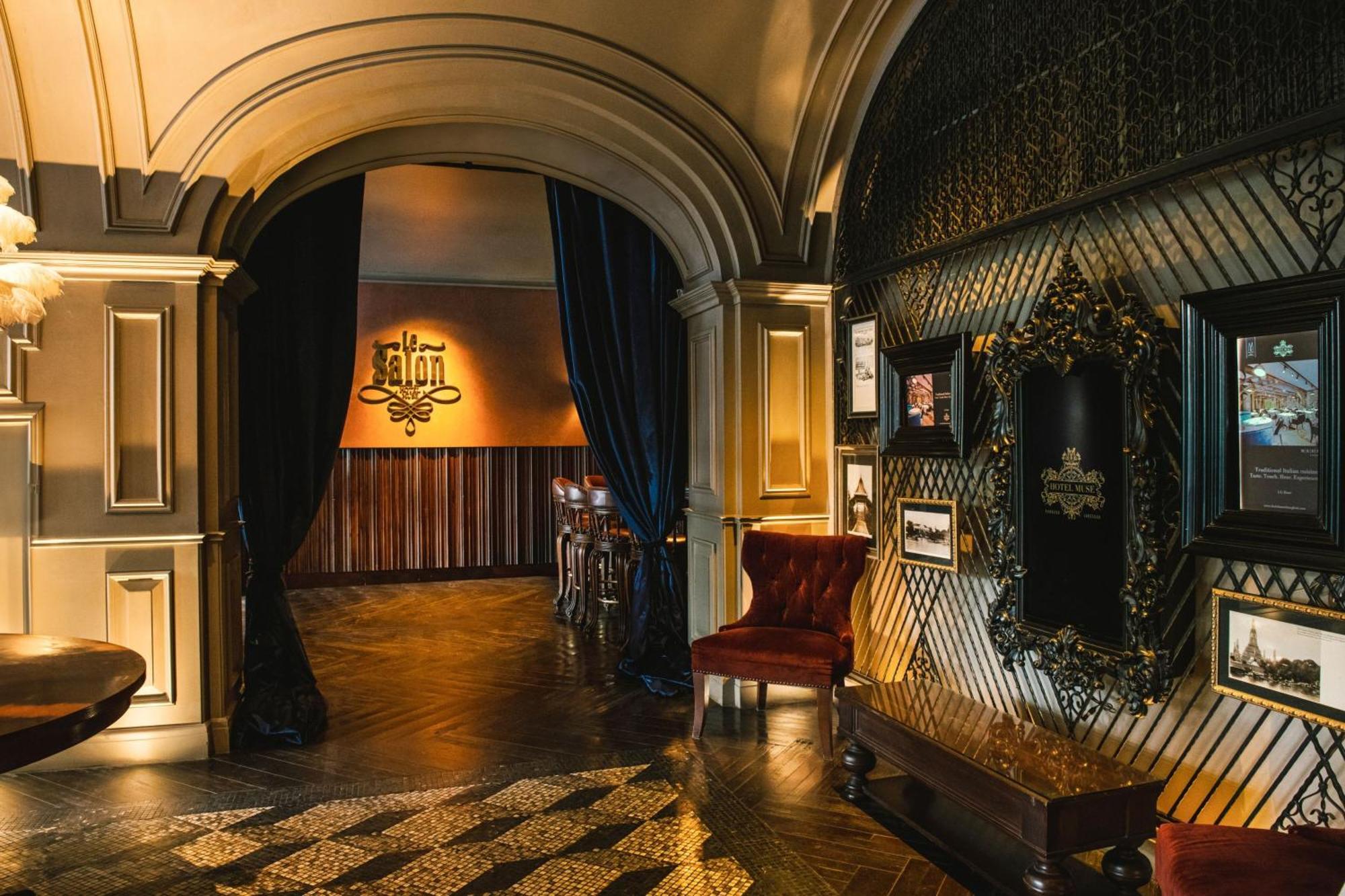 Hotel Muse Bangkok, Autograph Collection Exteriér fotografie The interior of the 2011-built cinema