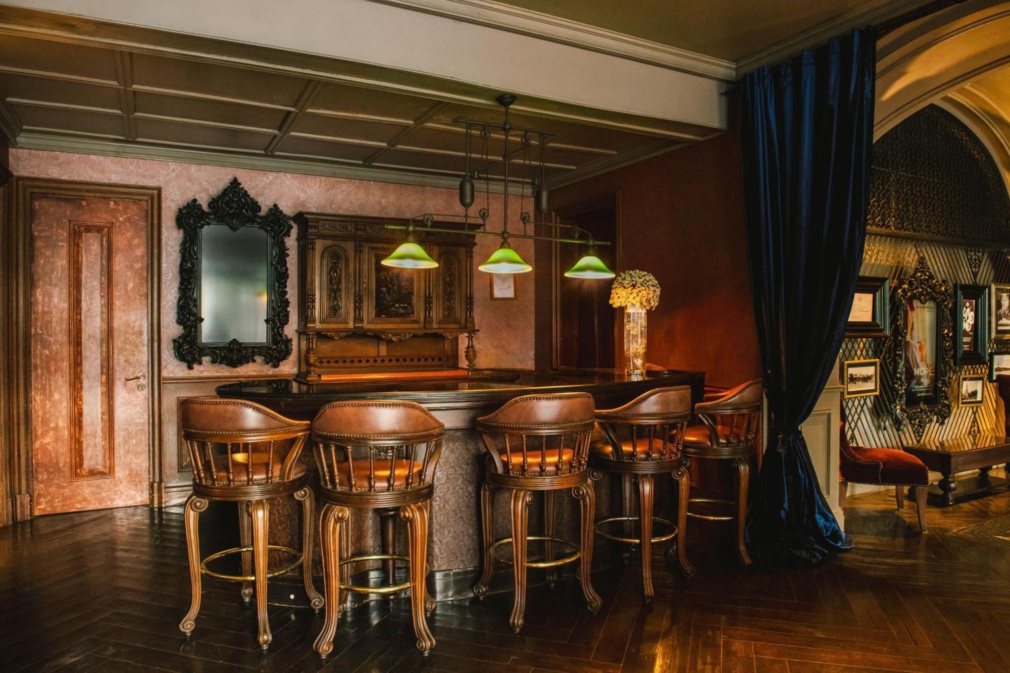 Hotel Muse Bangkok, Autograph Collection Exteriér fotografie The bar at the 21 Club